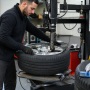 Cambio gomme a Saronno: quando farlo e quali controlli non dimenticare